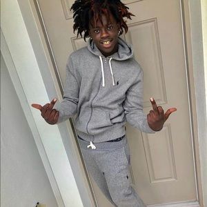 Meet your Posher, Devin